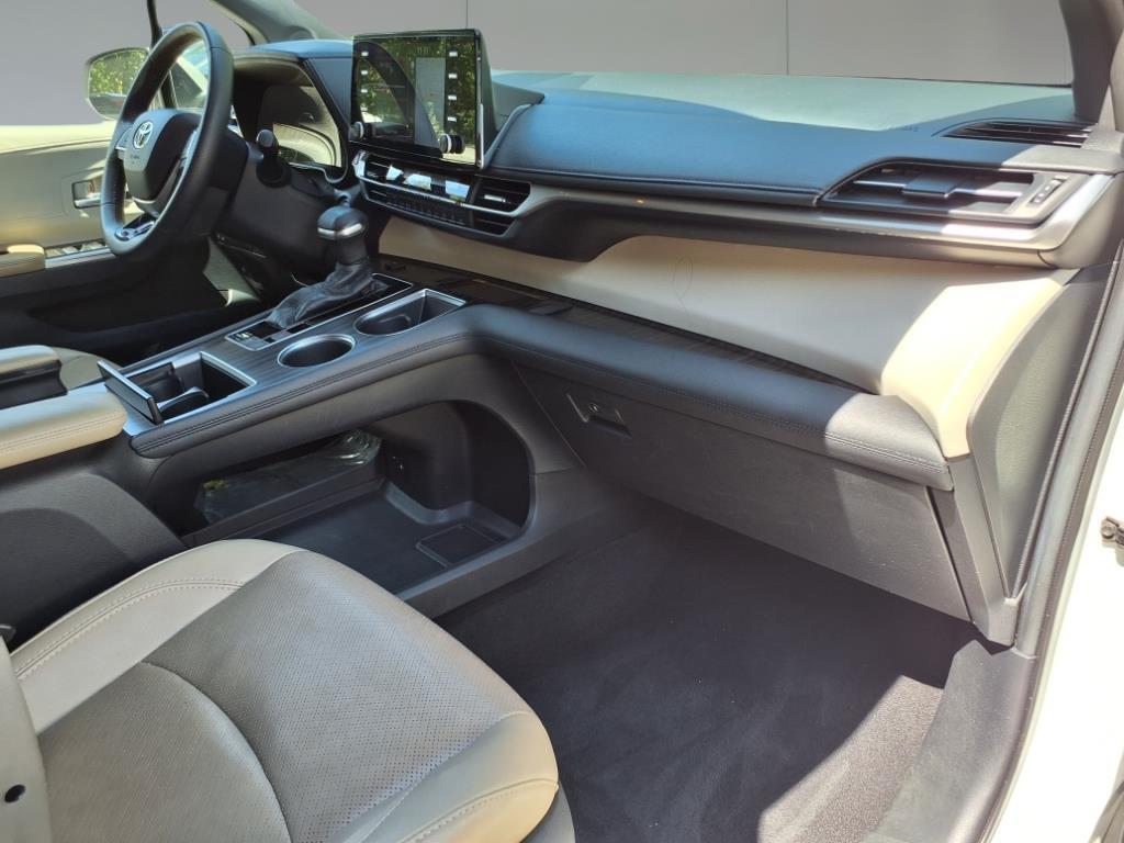 2021 Toyota Sienna Limited 7-Passenger