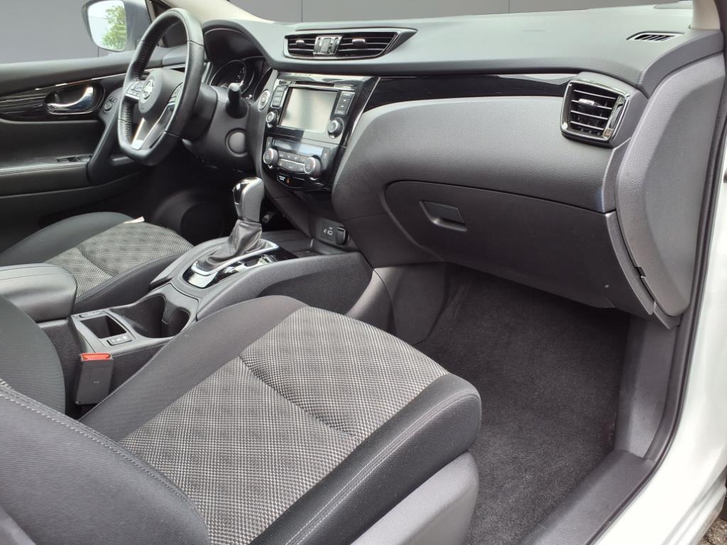 2022 Nissan Rogue Sport SV