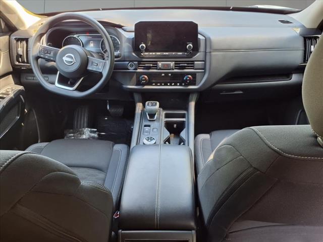 2024 Nissan Pathfinder S