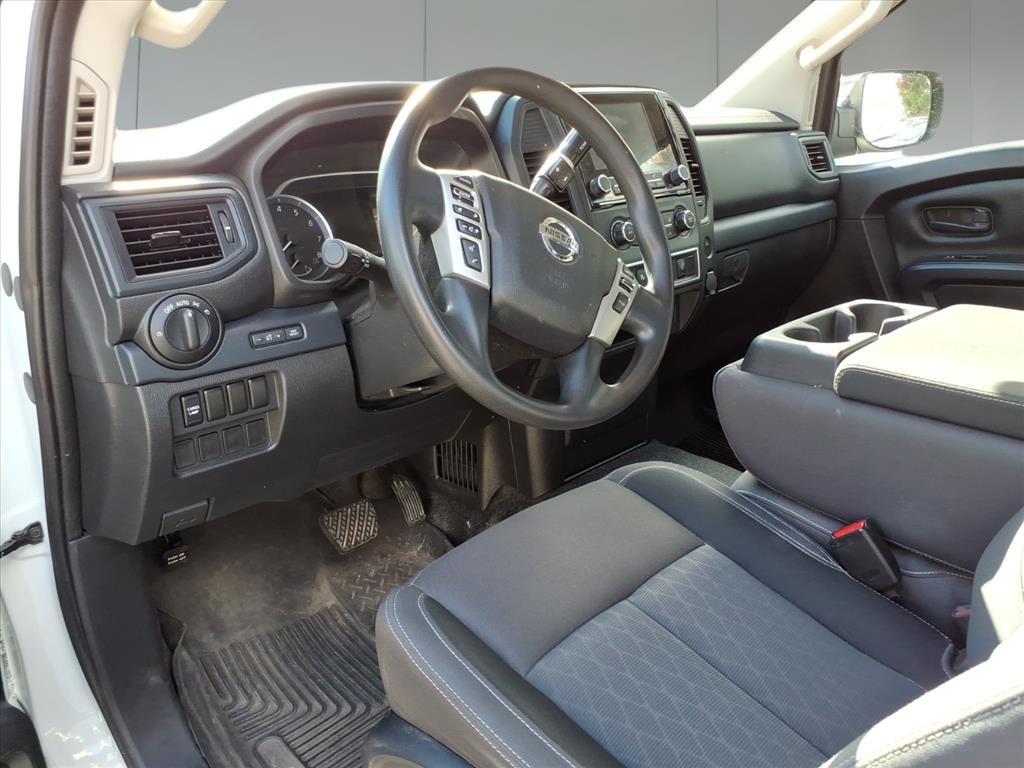 2022 Nissan Titan SV 2022 Nissan Titan SV