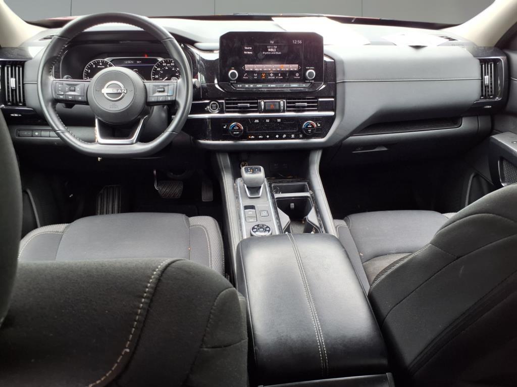 2023 Nissan Pathfinder SV