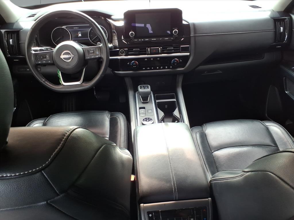 2022 Nissan Pathfinder SV