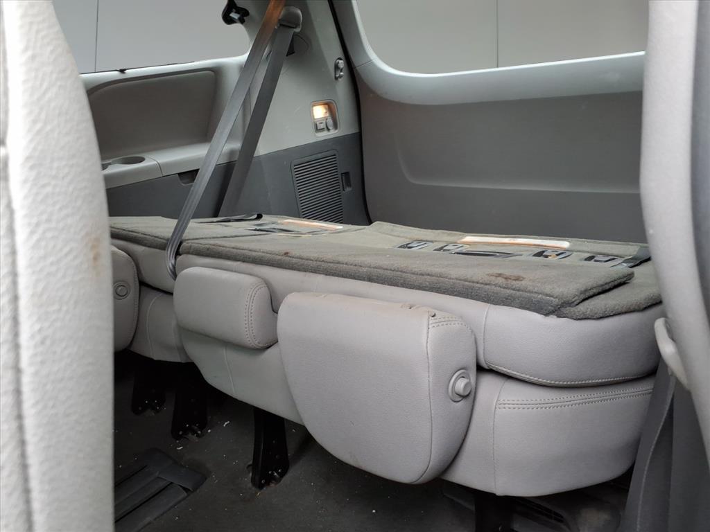 2016 Toyota Sienna XLE 7-Passenger Auto Access Seat 2016 Toyota Sienna XLE 7-Passenger Auto Access Seat