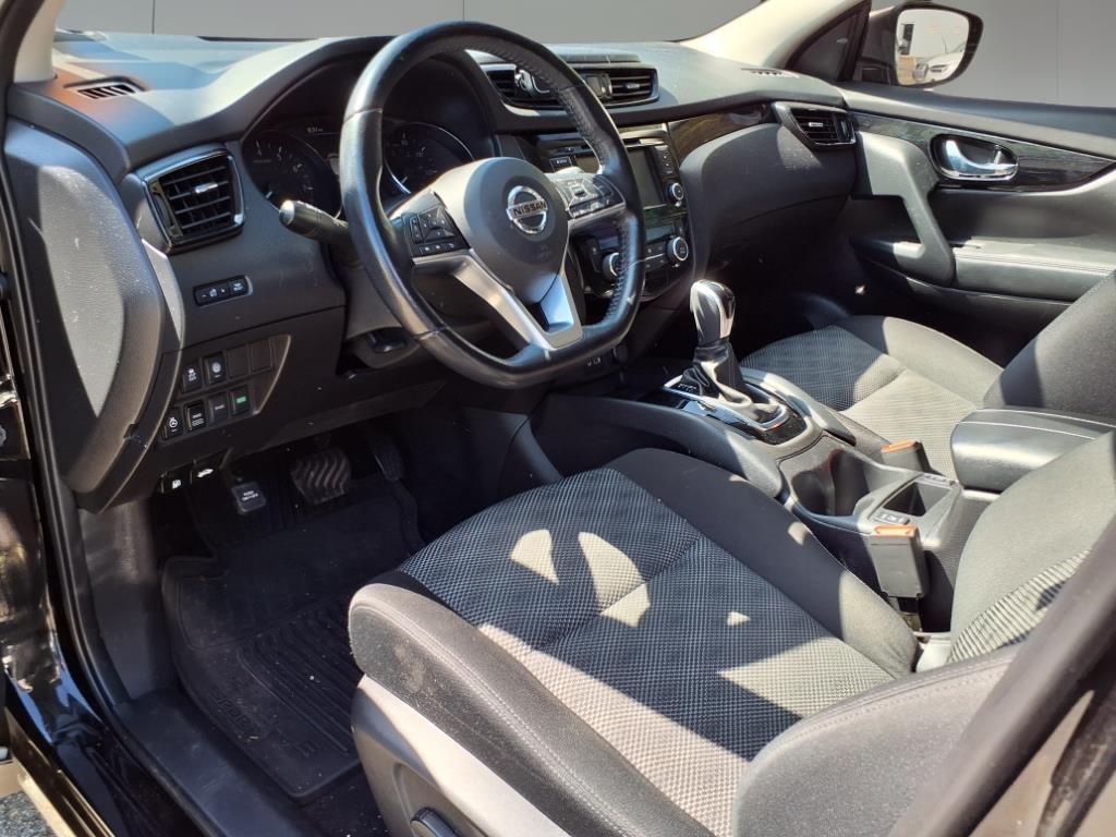 2022 Nissan Rogue Sport SV
