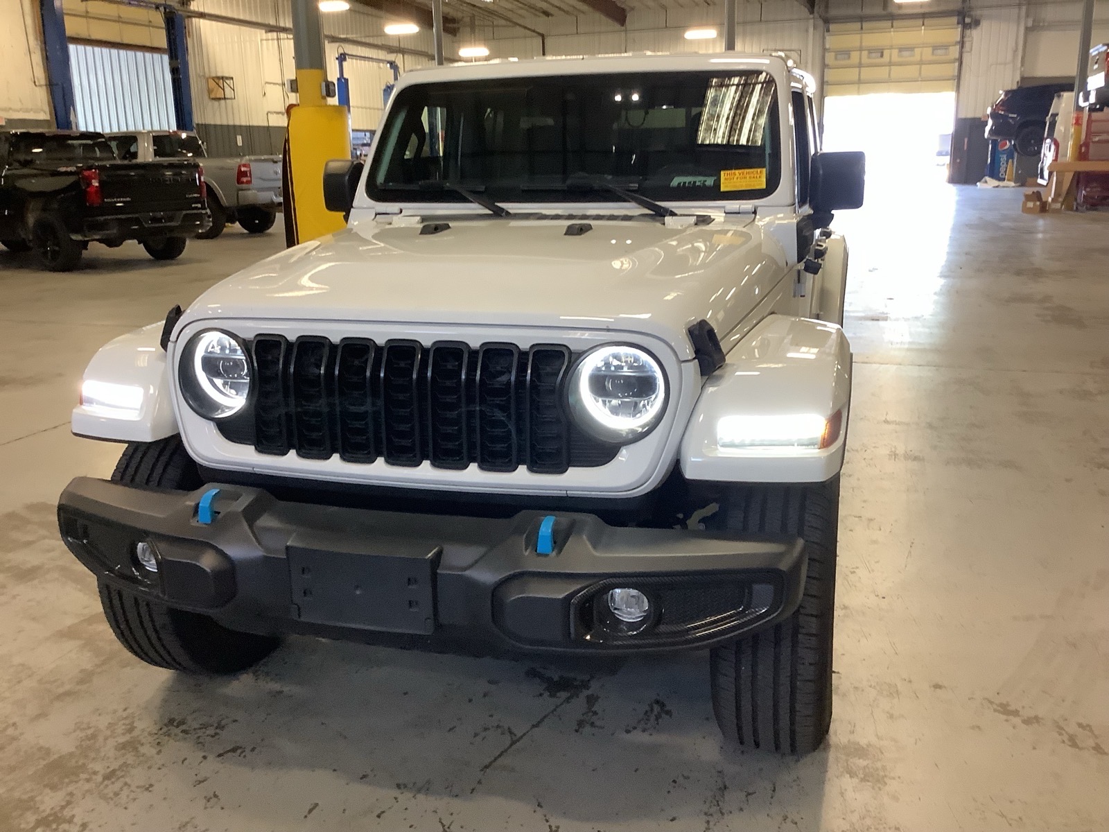Bright White Clearcoat 2024 Jeep Wrangler 4xe Sahara 4WD SUV / Crossover Four-Wheel Drive 8-Speed Automatic