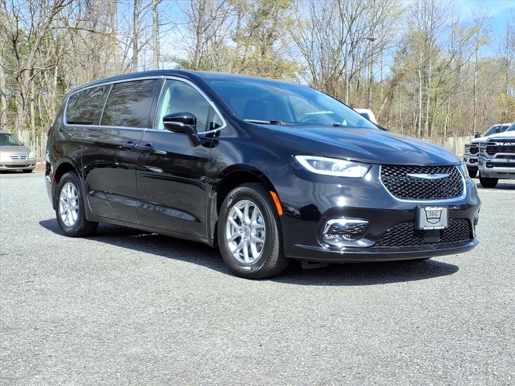 2024 Chrysler Pacifica Touring L FWD