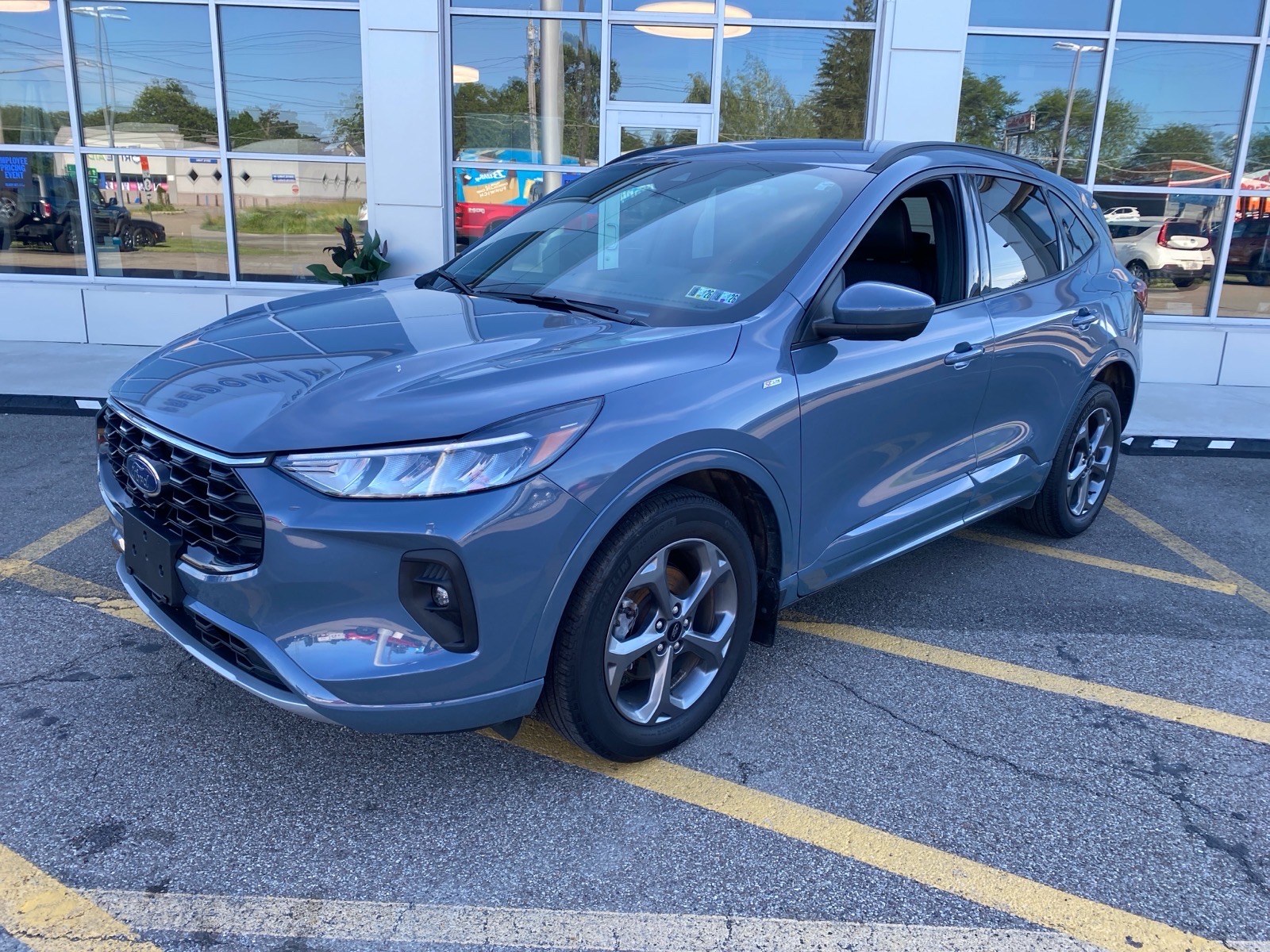  2023 Ford Escape ST-Line Select AWD   