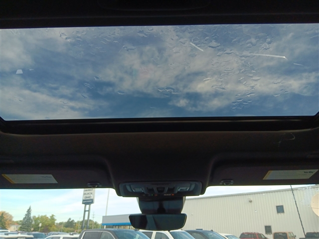 https://cdn.getauto.com/photos/7/244547/19c/1GC4YREY7RF233493-19c.jpg