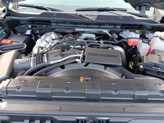 https://cdn.getauto.com/photos/7/244547/31c/1GC4YREY7RF233493-31c.jpg
