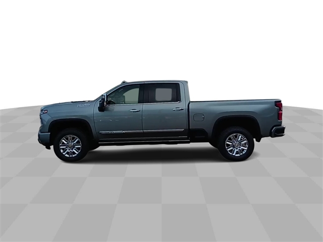 https://cdn.getauto.com/photos/7/244547/5c/1GC4YREY7RF233493-5c.jpg