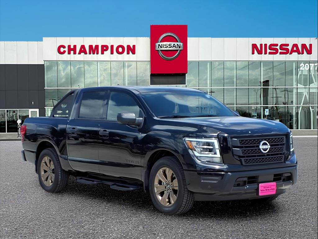 2024 Nissan Titan SV