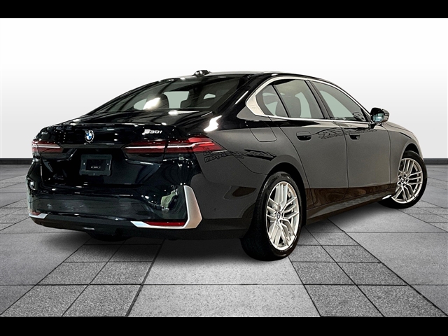 2025 BMW 5 Series 530i xDrive
