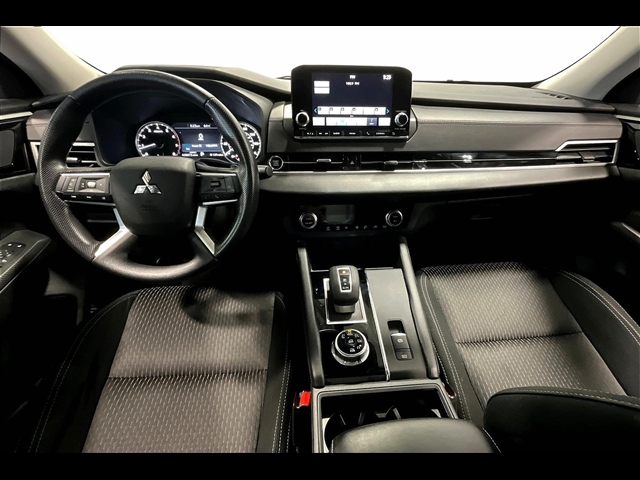 2023 Mitsubishi Outlander ES