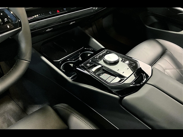 2025 BMW 5 Series 530i xDrive