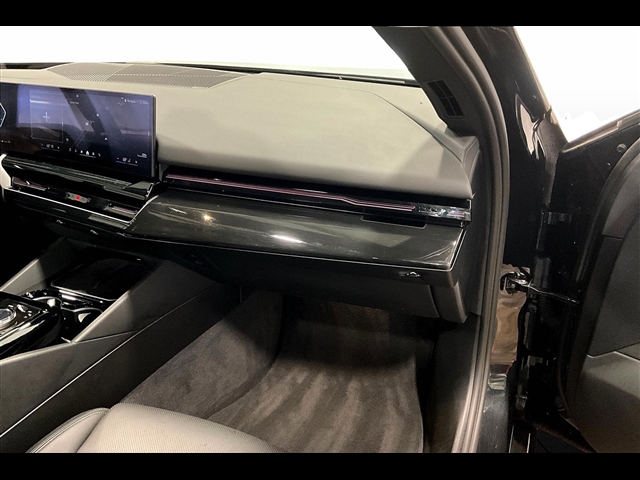 2025 BMW 5 Series 530i xDrive