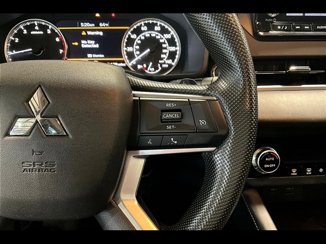 2023 Mitsubishi Outlander ES