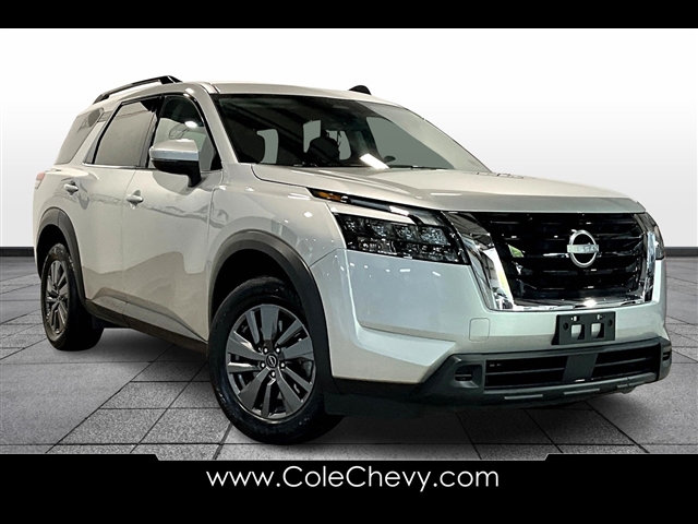 2024 Nissan Pathfinder SV