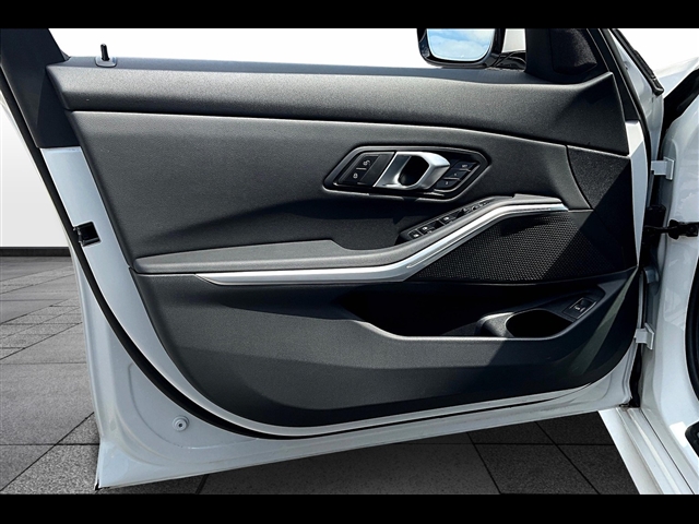 2024 BMW 3 Series 330i xDrive