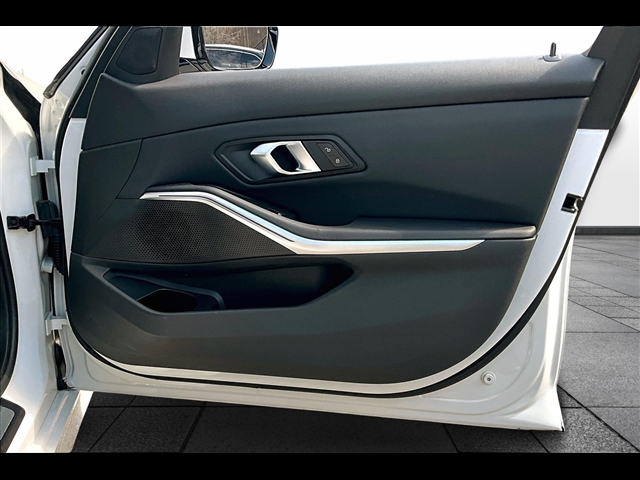 2024 BMW 3 Series 330i xDrive