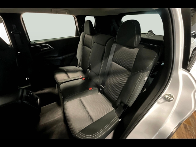 2023 Mitsubishi Outlander ES