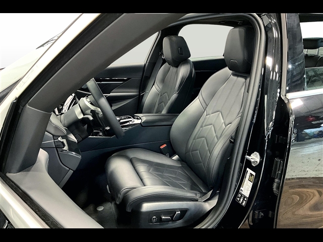 2025 BMW 5 Series 530i xDrive
