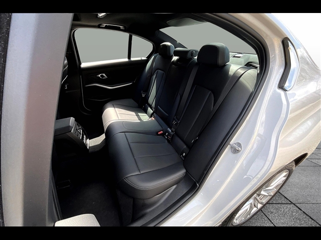 2024 BMW 3 Series 330i xDrive