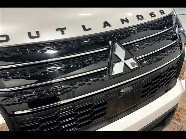 2023 Mitsubishi Outlander ES