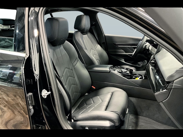 2025 BMW 5 Series 530i xDrive