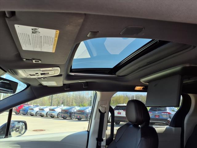 2021 Toyota Sienna Platinum 7-Passenger