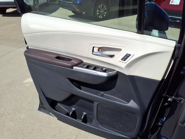 2021 Toyota Sienna Platinum 7-Passenger