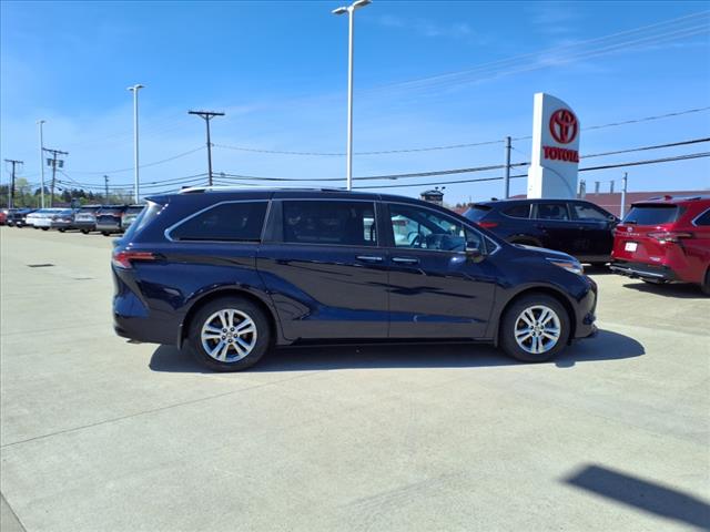 2021 Toyota Sienna Platinum 7-Passenger