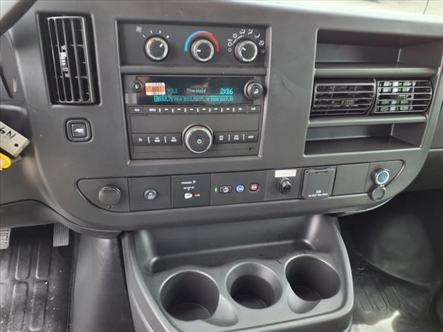 2025 Chevrolet Express 3500 VAN 139 - Photo 10