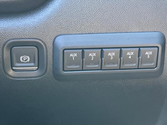 2024 Chevrolet Silverado 3500HD CC 2WD CREW CAB 177  WB, 60 - Photo 11