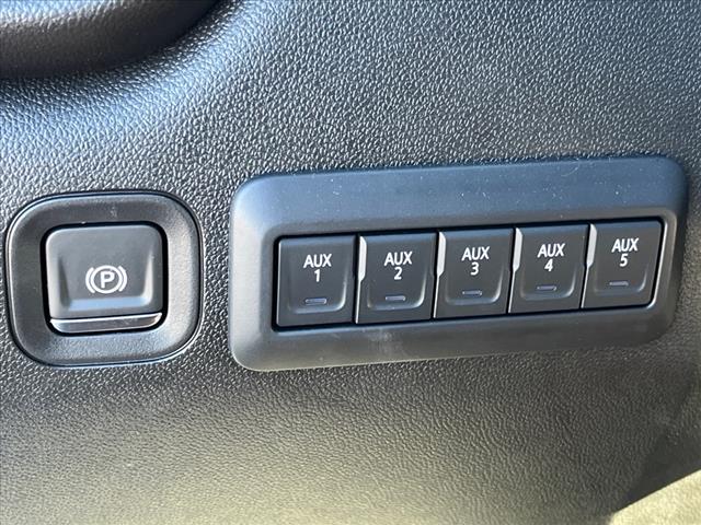 2024 Chevrolet Silverado 3500HD CC 4WD CREW CAB 177  WB, 60 - Photo 11