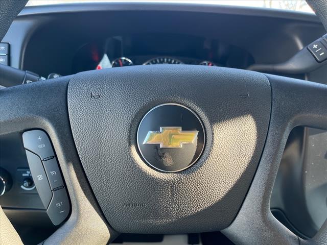 2024 Chevrolet Express 3500 VAN 139 - Photo 11