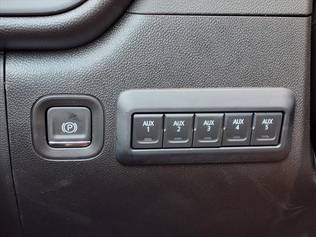 2025 Chevrolet Silverado 3500HD CC 4WD CREW CAB 177  WB, 60 - Photo 12