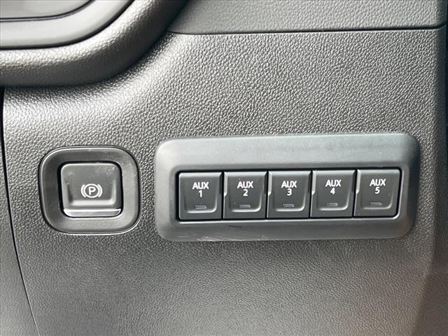 2025 Chevrolet Silverado 3500HD CC 4WD CREW CAB 177  WB, 60 - Photo 12