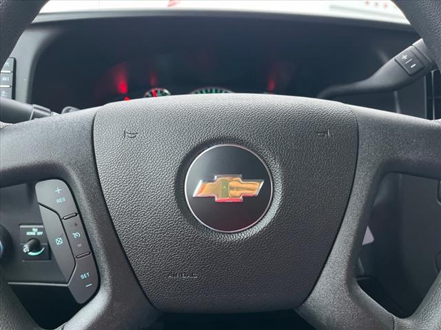 2024 Chevrolet Express 2500 - Photo 12