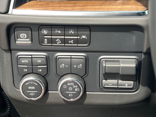 2025 Chevrolet Suburban 4WD 4DR HIGH COUNTRY - Photo 12