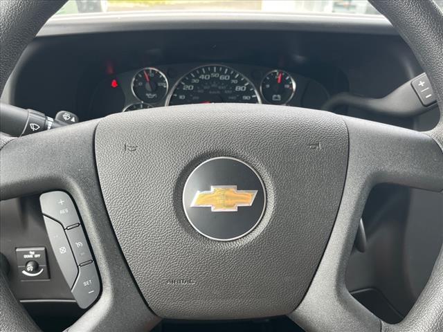 2024 Chevrolet Express 3500 VAN 139 - Photo 12