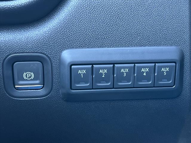 2025 Chevrolet Silverado 3500HD CC 4WD CREW CAB 177  WB, 60 - Photo 13