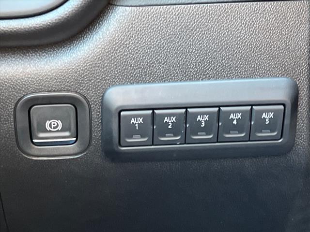 2024 Chevrolet Silverado 3500HD CC 4WD CREW CAB 177  WB, 60 - Photo 13