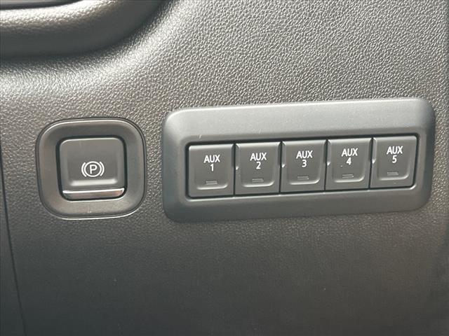 2024 Chevrolet Silverado 3500HD CC 4WD CREW CAB 177  WB, 60 - Photo 13