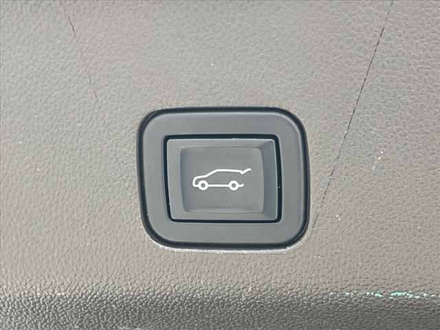 2022 Chevrolet Suburban Z71 - Photo 13