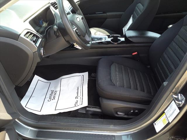 2016 Ford Fusion SE - Photo 14
