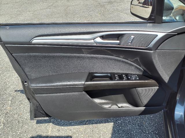 2016 Ford Fusion SE - Photo 15