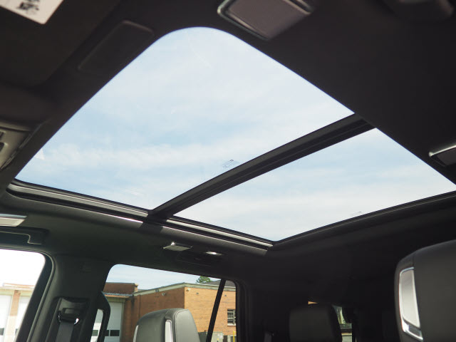 2022 Cadillac Escalade Sport - Photo 19