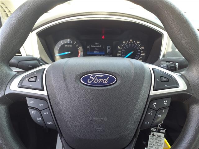 2016 Ford Fusion SE - Photo 24