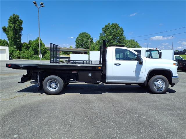 2025 Chevrolet Silverado 3500HD CC 4WD REG CAB 171  WB, 84.5 - Photo 2