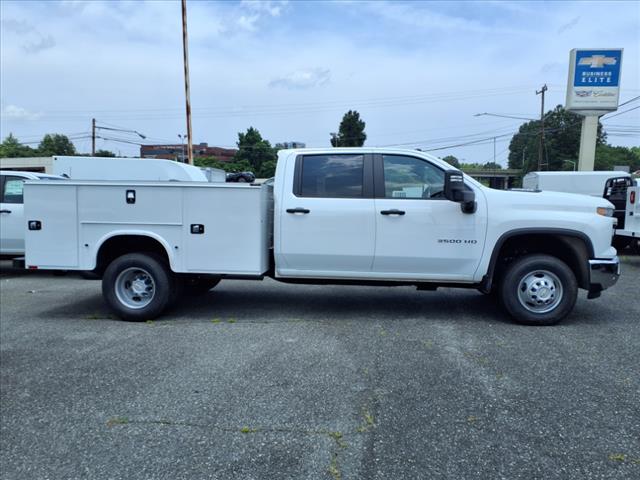 2025 Chevrolet Silverado 3500HD CC 2WD CREW CAB 177  WB, 60 - Photo 2